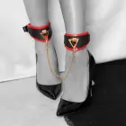 Ouch! Milan Collection регулируемые оковы для ног – чёрные/красные — Фото 4