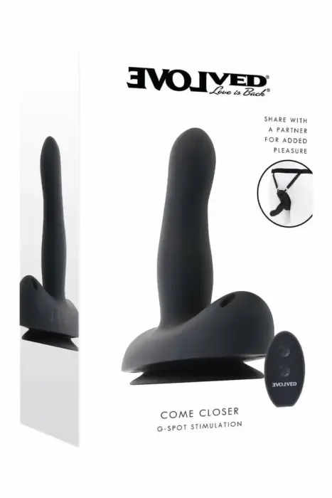 EVOLVED Come Closer – remote-control strap-on vibrator with harness – 9.5 cm