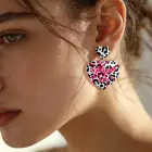 LoveToy Body – серьги сердце с леопардовым принтом — Фото 6