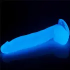 Lumino Play tumsā spīdošs dildo – 25 cm (10″) – Zils — Foto 7