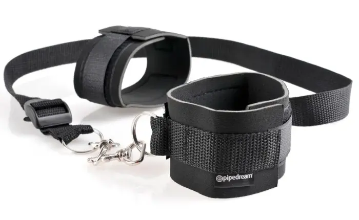 FFS Cuff & Tether Set Black Photo