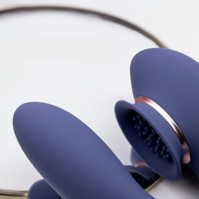 Twitch 3 uzlādējams vibrators ar sūkšanas funkciju – zils