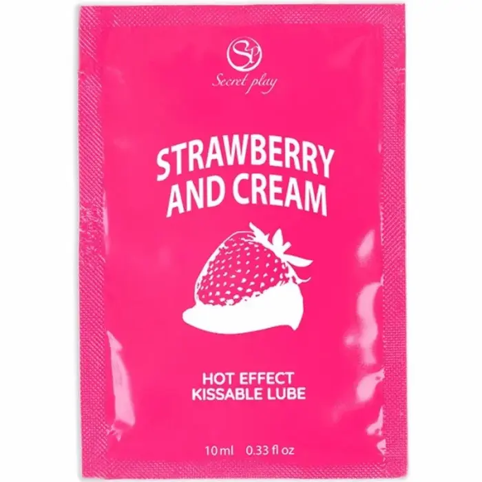 Secretplay 2-in-1 лубрикант и массажное масло Strawberries & Cream – 10 мл