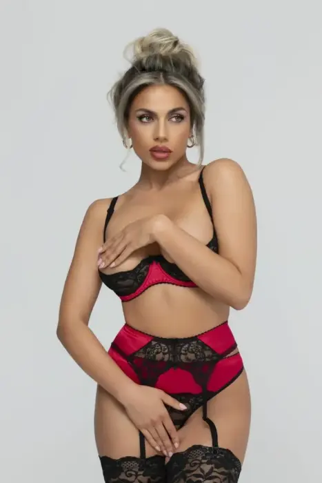 Christine Gush 3 daļu komplekts – atvērtais krūšturis, kombinē & zeķturu josta – sarkans – L
