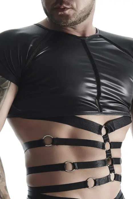 Meeste wetlook komplekt: T-särk elastsete rihmadega, stringid dekoratiivse paelaga eest - M Photo