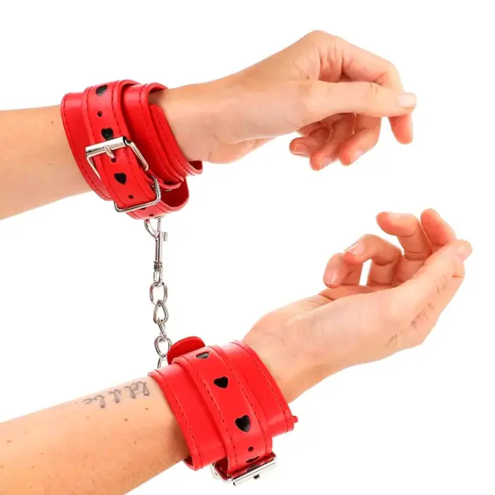 KINK красные регулируемые фиксаторы для запястий с чёрным сердцем 21-28 см