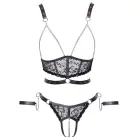 Cottelli BONDAGE откровенный кружевной комплект из искусственной кожи с топом с открытыми чашечками, трусиками с открытой промежностью и наручниками – чёрный/фиолетовый – M — Фото 10