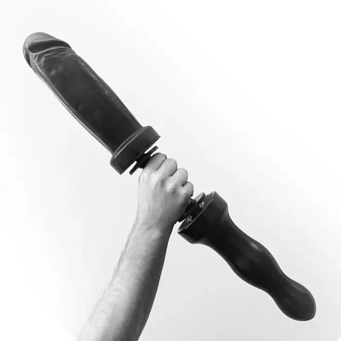 HUNG System реалистичный дилдо – 22 cm (8.7″) – Черный