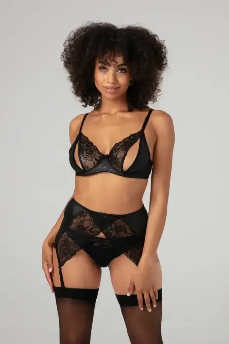 Christine Vesper Wetlook 3-Piece Bra Set with Lace Details, Black