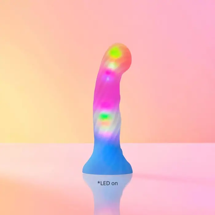 Love to Love Neon Art Candy Loop Dildo со светодиодной подсветкой – 14.3 cm (5.6″) – Разноцветный