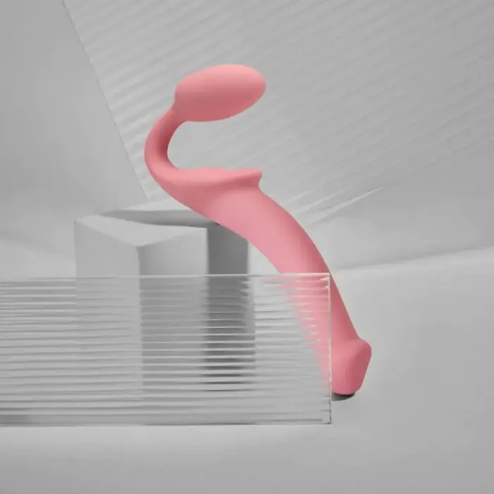 Pusiau realistiškas lankstomas strap-on dildo – rožinis – M