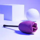Playboy Pleasure Petal Wild Astor rožu stimulators – 16.5 cm (6.5″) – rozā — Foto 2