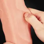 LoveToy Dual Layer Platinum Silicone Cock – reālistisks divslāņu dildo ar piesūcekni un sēkliniekiem – 30,5 cm (12'') — Foto 4