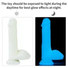 Lumino Play tumsā spīdošs dildo – 20.3 cm (8″) – Ziloņkaula — Foto 3