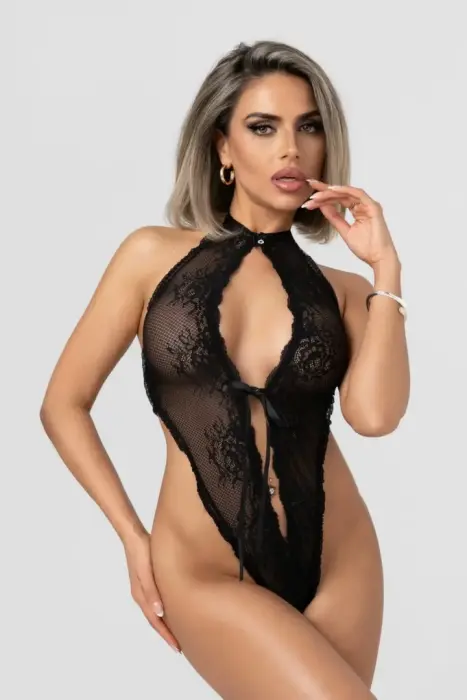 Christine Obsession – body ar atvērtu kājstarpē, mežģīnes un tīkls, izgriezumi ar bantītēm – melns – S/M