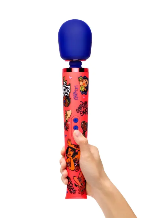 Le Wand Feel My Power Limited Edition Перезаряжаемый wand вибратор – разноцветный