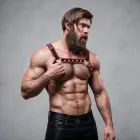 Fetish Submissive Attitude – Bulldog eco-leather chest harness – black/red – one size — Photo 6