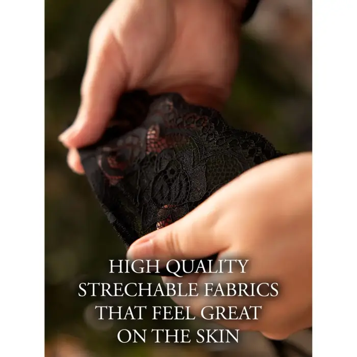 Léna aluspüksid avatud jalgevahe ja paljastavate tagaosadega – mustad – Plus size Photo