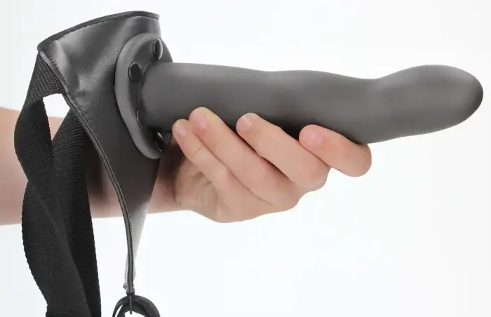 Izliekts dobs strap-on – metāliskais (gunmetal) Foto 9