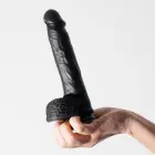 Inviktus vedelast silikoonist dildo – 22 cm (8.7″) – Must — Foto 8