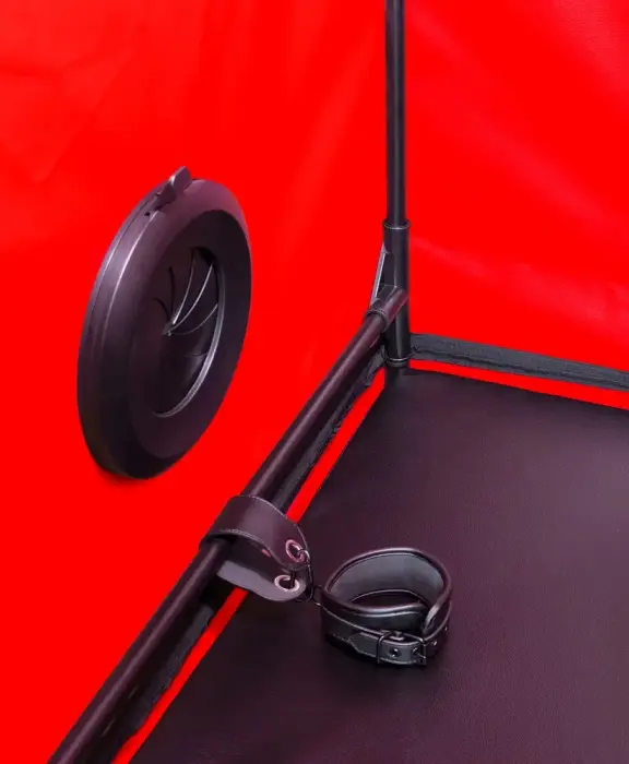 Secret Dome Scandale BDSM rotaļu kaste – melna un sarkana Foto 6