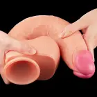 LoveToy Dual Layer Platinum Silicone Cock – reālistisks divslāņu dildo ar piesūcekni un sēkliniekiem – 30,5 cm (12'') — Foto 5