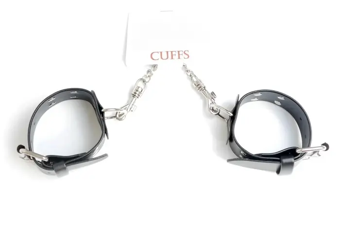 Fetish B - Series Handcuffs with studs 4 cm Photo