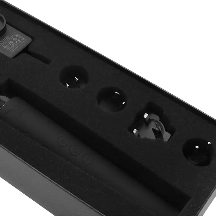 Pixey Deluxe Black Velvet – laetav võlukepp-massaažiseade – L