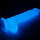 Lumino Play tumsā spīdošs dildo – 25 cm (10″) – Zils — Foto 6