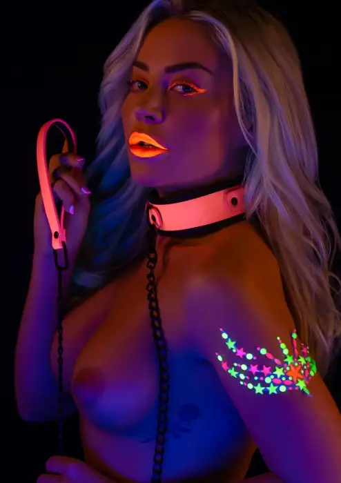 TABOOM Glow in the Dark Collar and Chain Leash – Pink