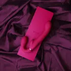 Ai Be dirželių Strap-On Vibratorius su Dviguba Vibracija ir Oro Pulso Klitorio Stimuliatoriumi – Rožinis — Nuotrauka 5