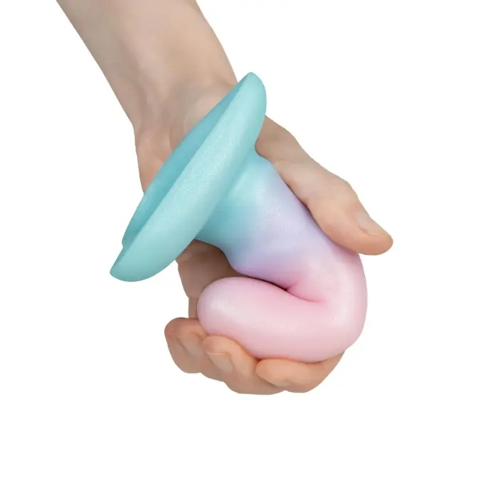Unicorn Mini Light dildo – 15 cm (6″) – Daudzkrāsains Foto 5